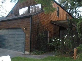 511 Fieldcrest Dr, Healdsburg, CA