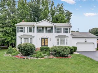 12 Canvasback Rd, Manalapan, NJ 07726