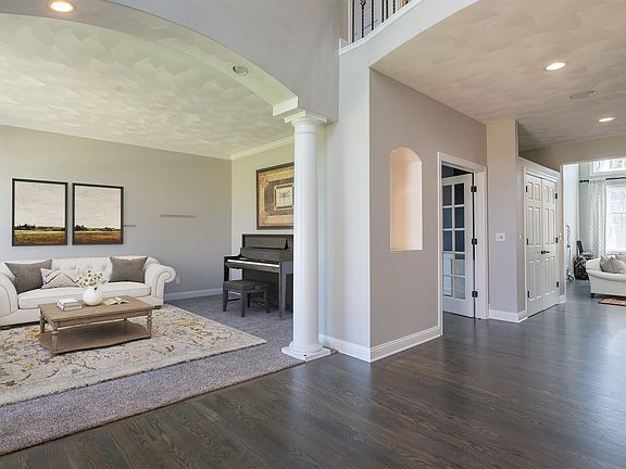 2nd image of 1687 Barberry Cir