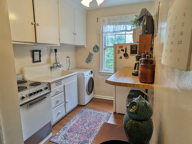 2851 Thornhill Rd #111B — Photo 3