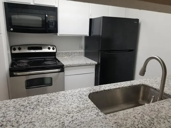 3075 Walnut Bend Ln APT 23, Houston, TX 77042