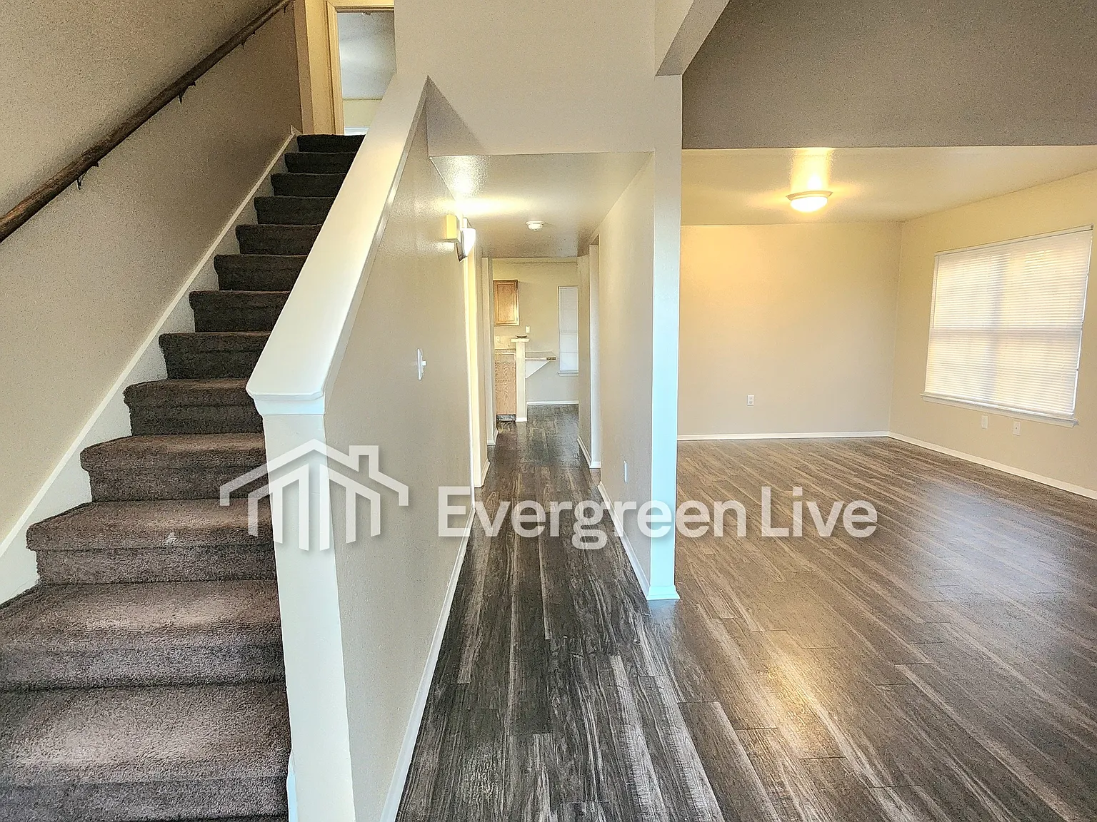4 bed, 2.5 bath, 1484 sqft, $1,345 — Photo 2