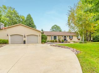 7902 N Switzer Rd, Brimfield, IL 61517