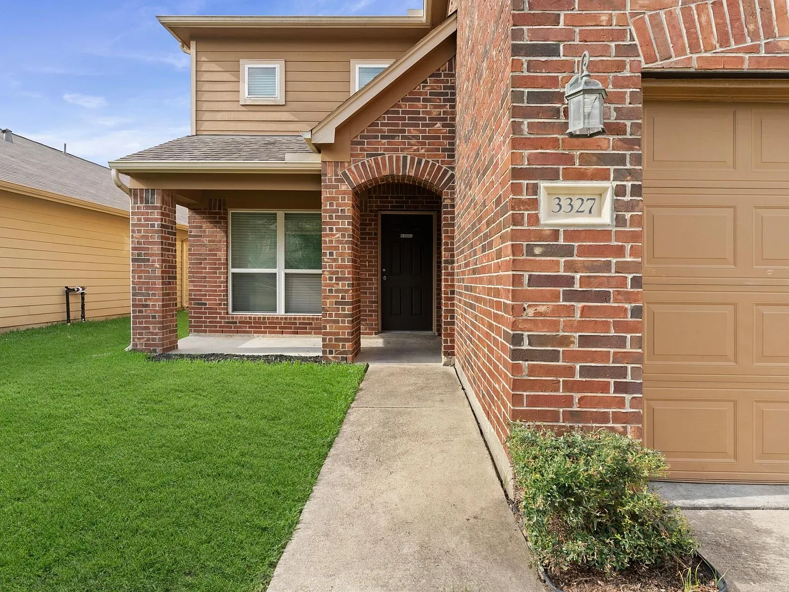 4 bed, 3.5 bath, 3169 sqft, $2,775 — Photo 4