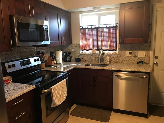 5th image of 414 NE 2nd St