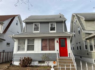 19405 115th Ave, Saint Albans, NY 11412
