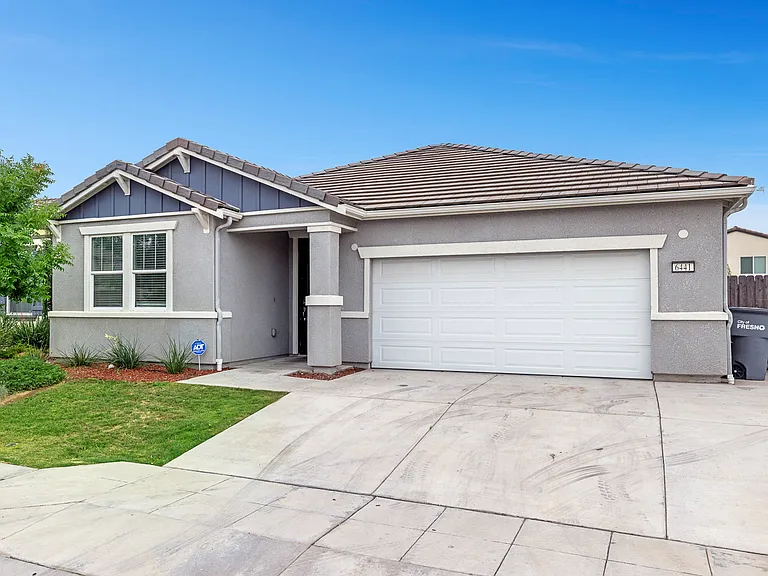 6441 W Santa Ana Ave — Photo 3