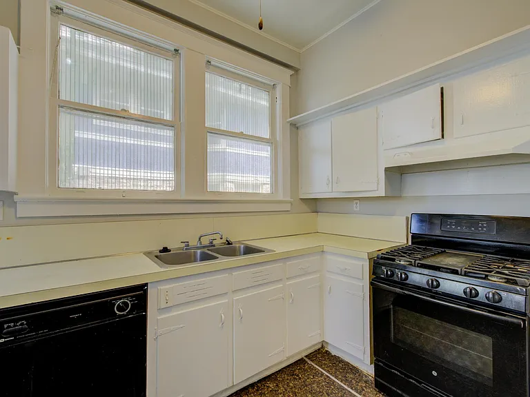 19 S Evergreen St — Photo 15