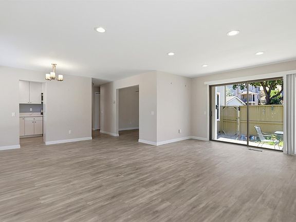 5th image of 8 Lakeview Court