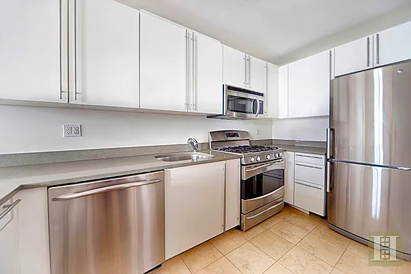 Rented by Halstead Real Estate | media 17