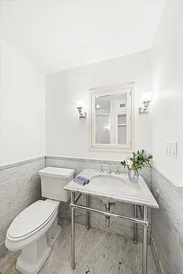 Rented by Compass | media 10