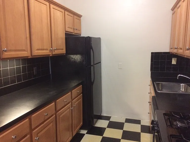 Ambassador Apartments — Photo 5