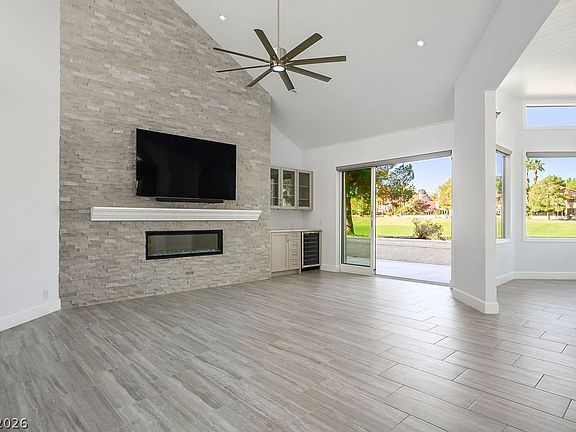 3rd image of 7820 Harbour Towne Ave