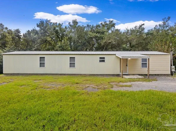 8499 La Salle Dr, Milton, FL 32583