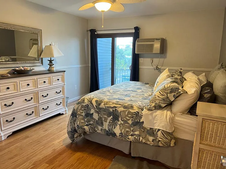1382 Ocean Ave #B9 — Photo 6