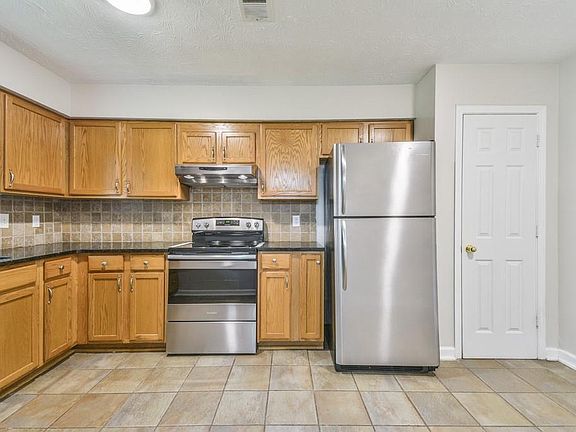 3rd image of 1063 Ironwood Dr