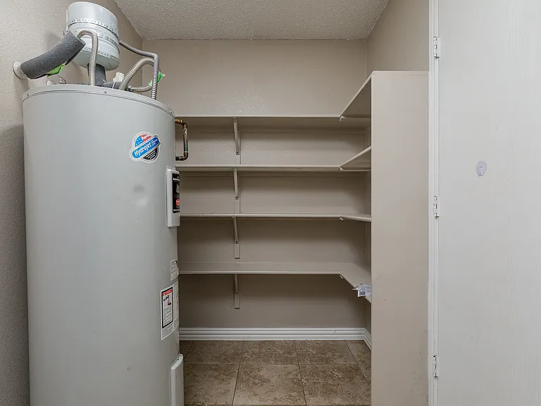 2228 Bradford Pear Dr — Photo 2