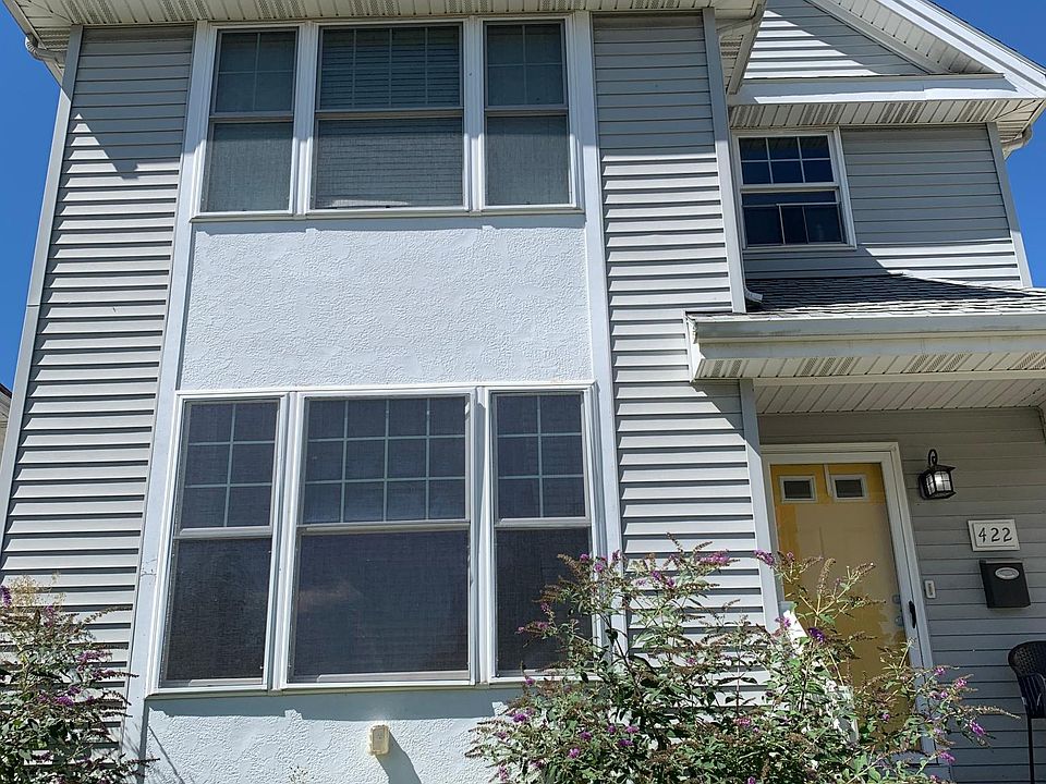 1st image of 422 University Ave