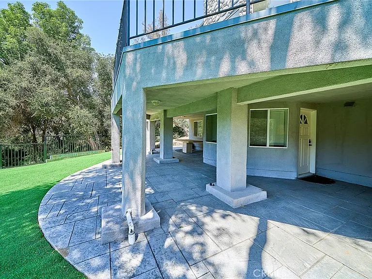 1089 Village Dr — Photo 47