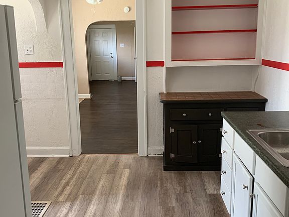 3rd image of 20 S Chester Ave #20