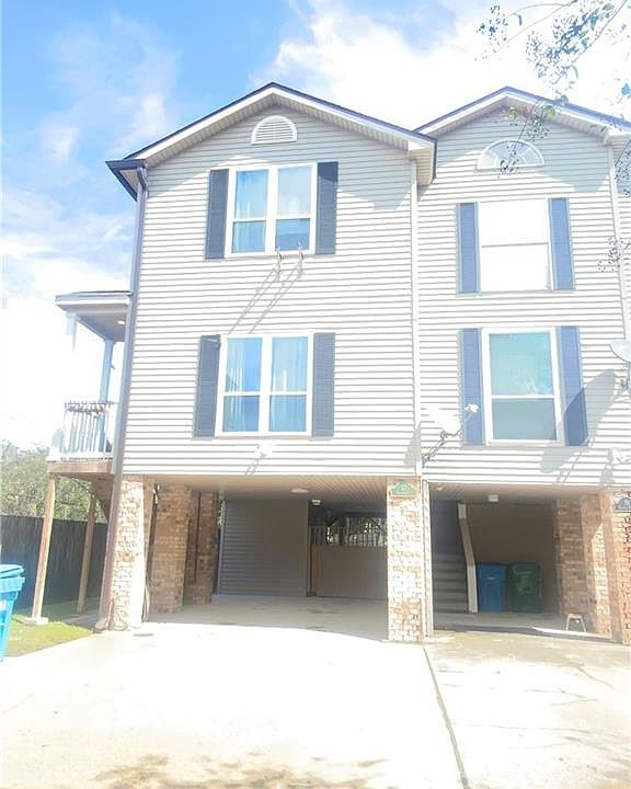 1st image of 37 Houmas Pl