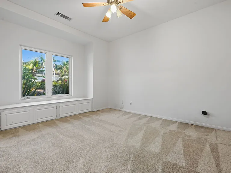 996 Valencia Ave — Photo 19