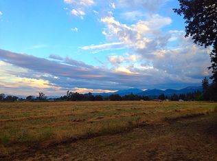 51 Janney Ln, Medford, OR 97501