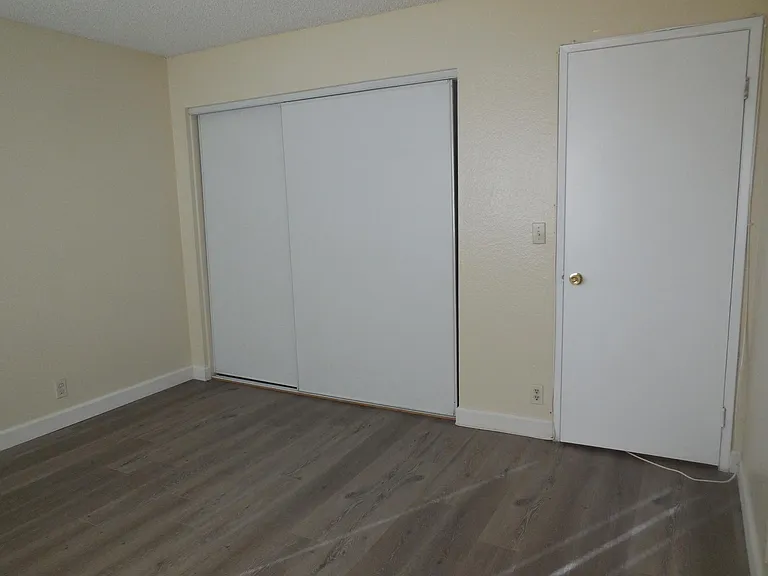 833 Gaviota Ave #H — Photo 7