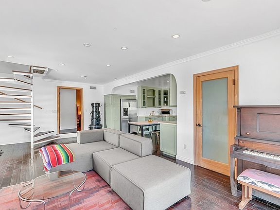 2nd image of 5014 Williams Pl