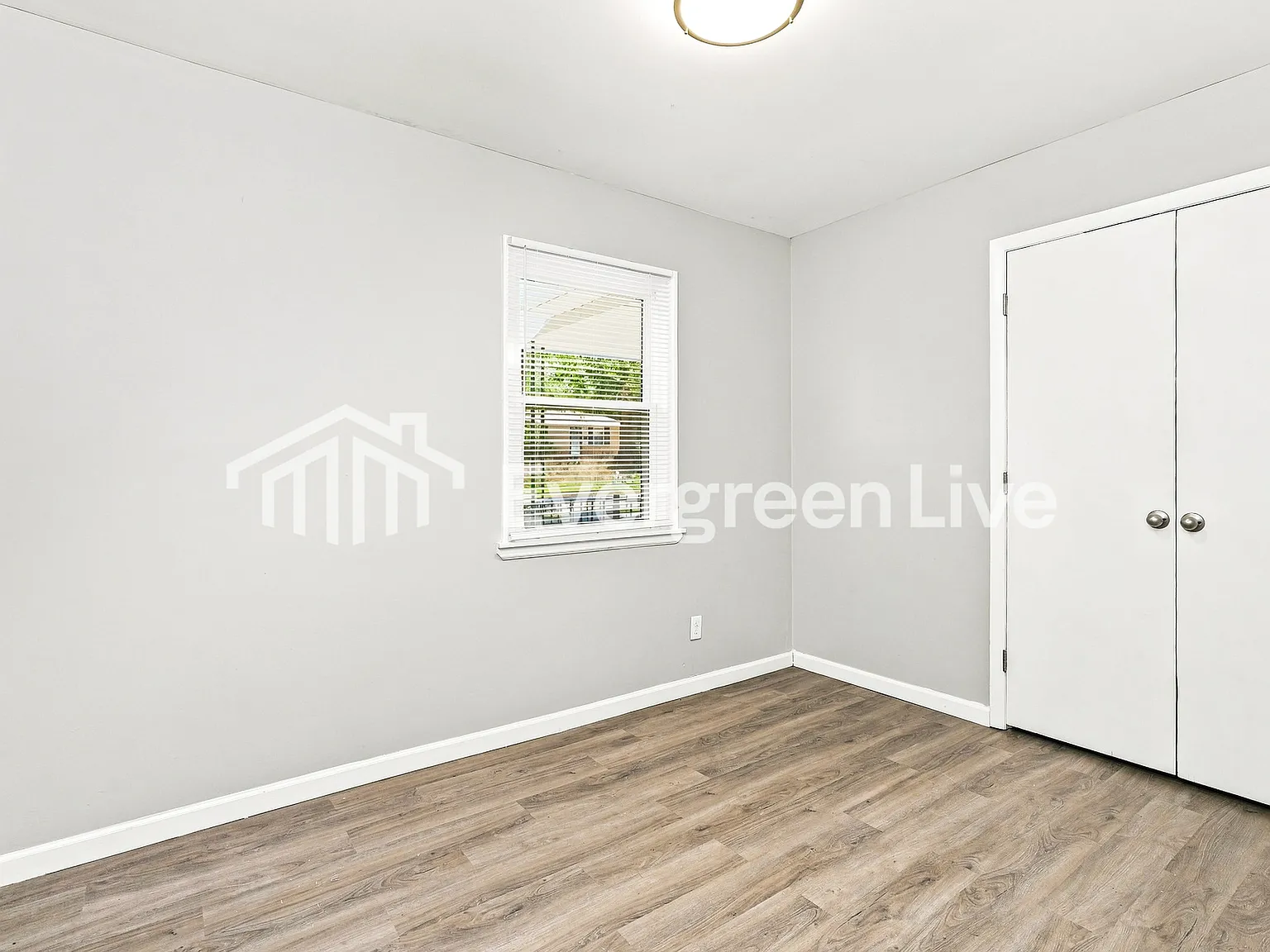 3 bed, 2.0 bath, 975 sqft, $1,645 — Photo 4