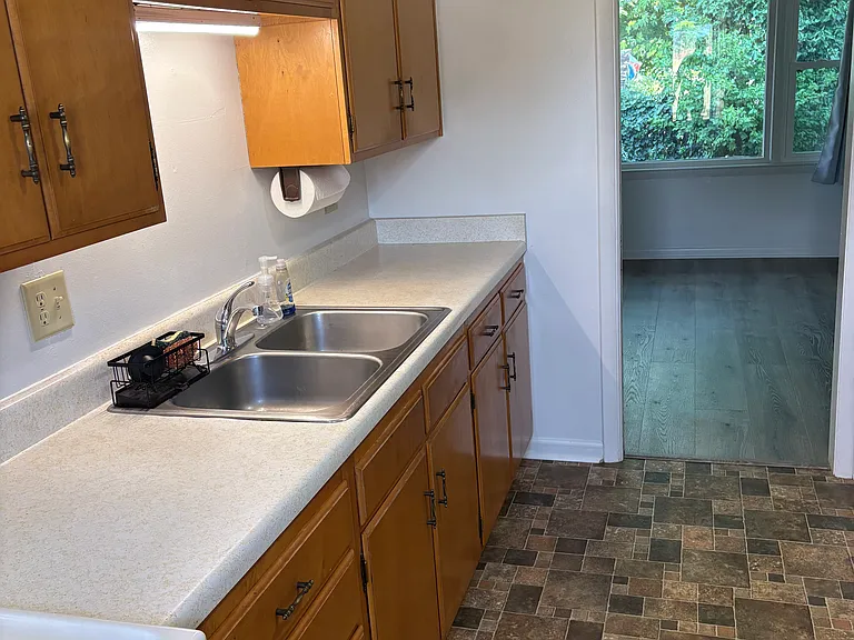 Guilford Ave SW — Photo 1