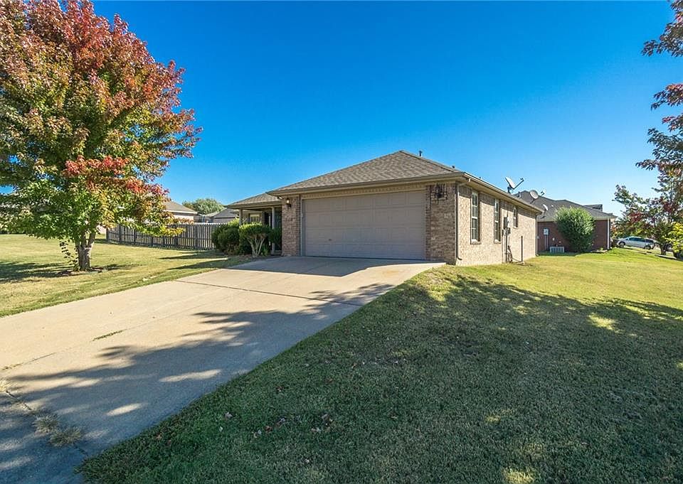 1st image of 614 Eagle Dr