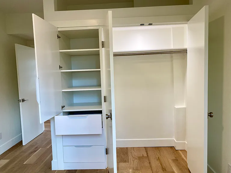 240 Camp St #2 — Photo 10