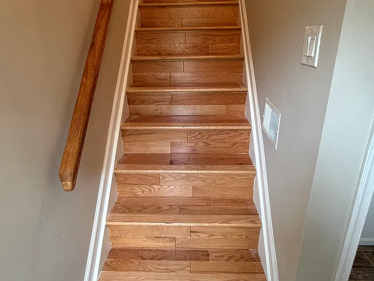 489 Hawthorne Pl — Photo 2