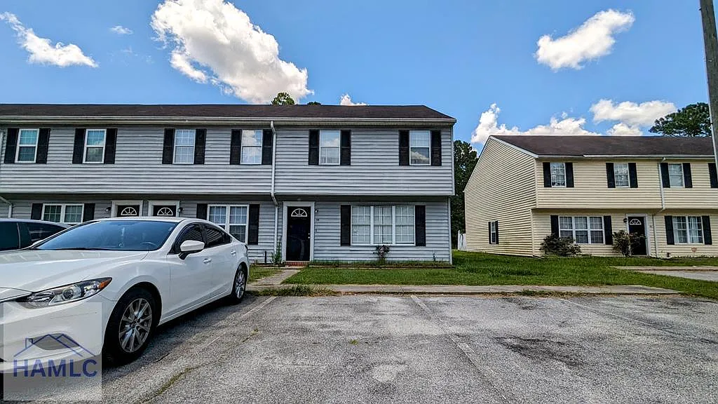 2 bed, 2.5 bath, 1244 sqft, $1,200 — Photo 1