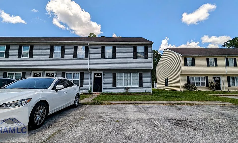 1100-3H Pineland Ave
