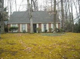 1505 Robin Hood Ln, Johnson City, TN 37604