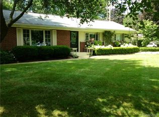 1701 Robell Dr, Commerce Township, MI 48390