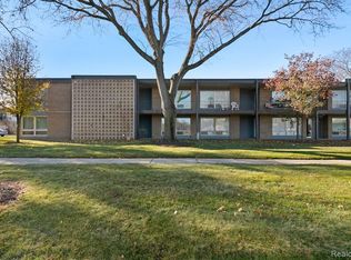 15055 Hubbard St APT 32, Livonia, MI
