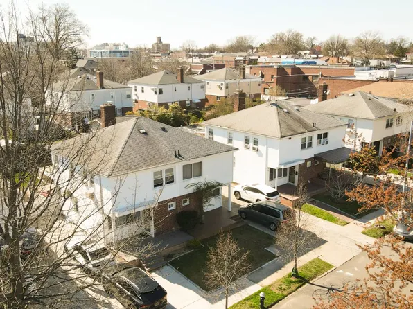 45-30 218, Bayside, NY 11361