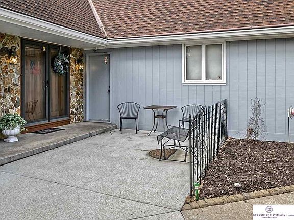 2nd image of 10717 Boyd St
