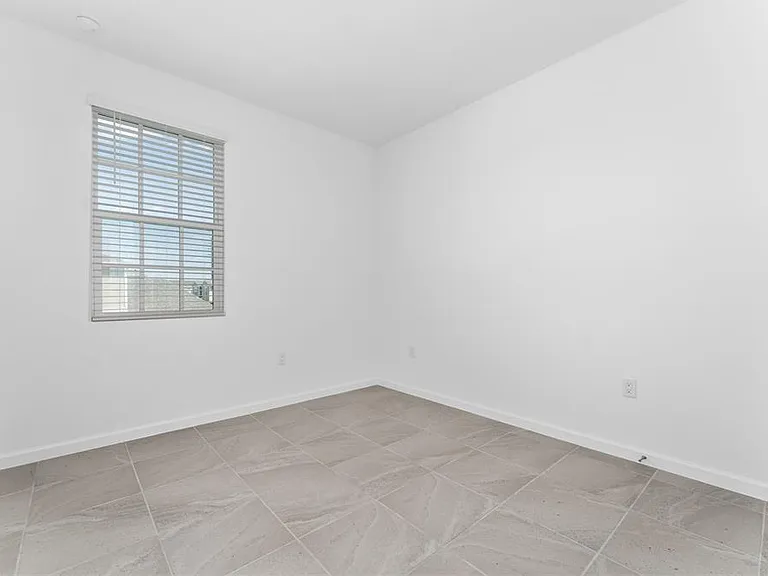 2426 Celebration Blvd — Photo 20