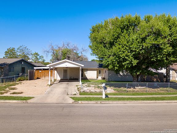 4th image of 5815 CASTLE BROOK DR