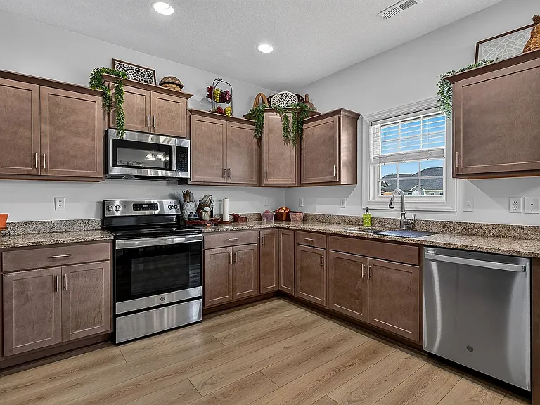 278 Crossroads Store Dr — Photo 11
