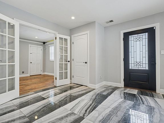 3rd image of 25 Nathan Way