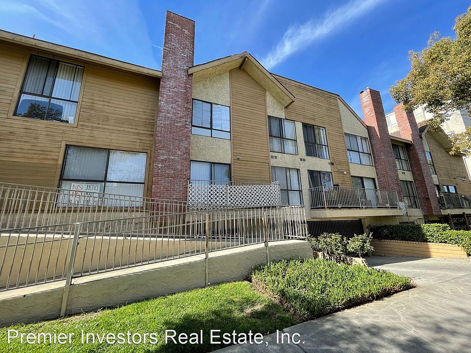 1st image of 921 S Gramercy Dr #14