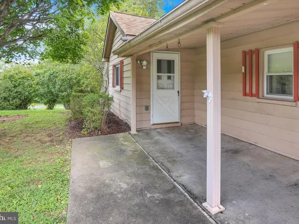 37 Harman Rd, Reading, PA 19606