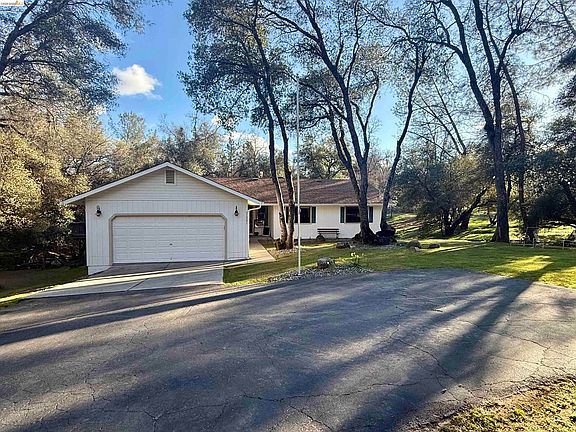 2nd image of 21501 Via Venado Rd