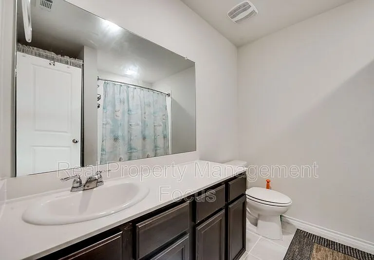 809 Meadow Wood Ln — Photo 10