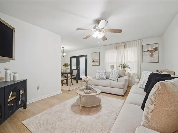 13 Darlene Ln, Newport News, VA 23608